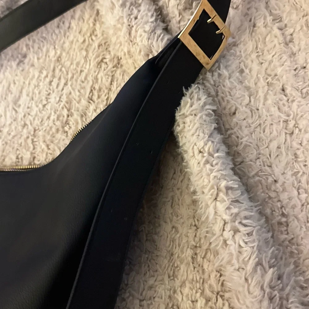 Universal Threads Women's Shoulder Bag